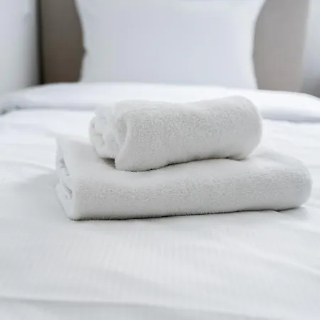 Grunwald Raszynska By Bookinghost Poznań