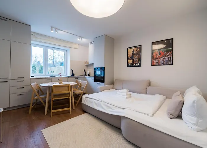 Grunwald Raszynska By Bookinghost Poznań