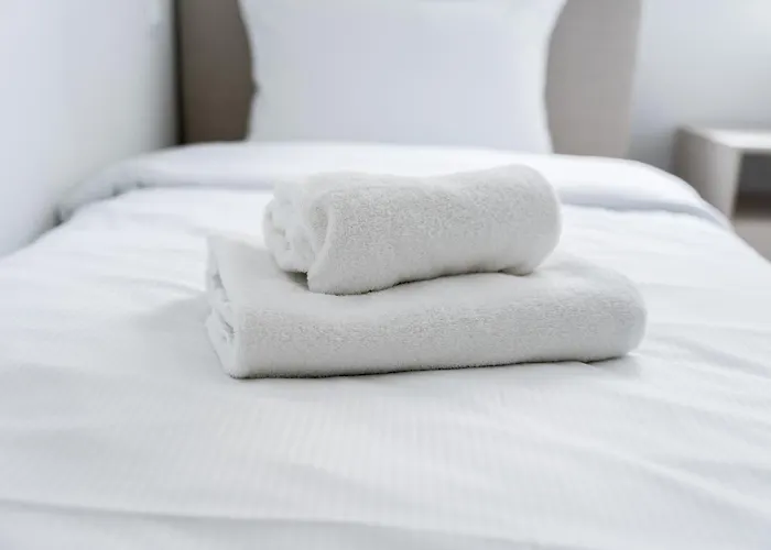 Grunwald Raszynska By Bookinghost Poznań