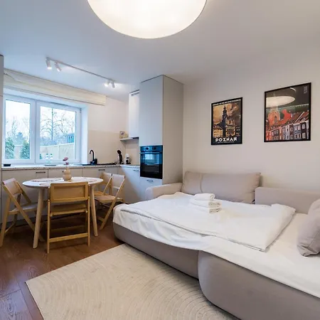 Grunwald Raszynska By Bookinghost Poznań